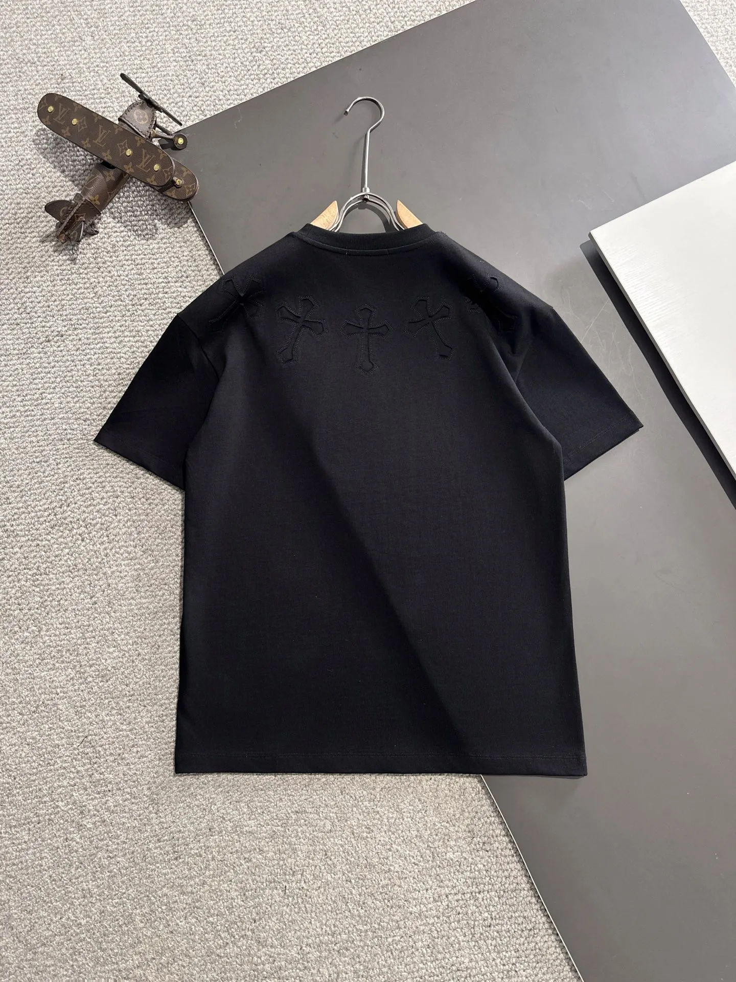 🅿️260 Croxin 2꯭0꯭2꯭5 new spring and summer models ❤️ Original ⌚️ high version The fabric is made of 280 grams of high-density pure cotton. No deformation or shrinkage. Process introduction: double thread movement, washing + front and rear precision 10,000-needle imported machine embroidery SIZE: M to 4XL